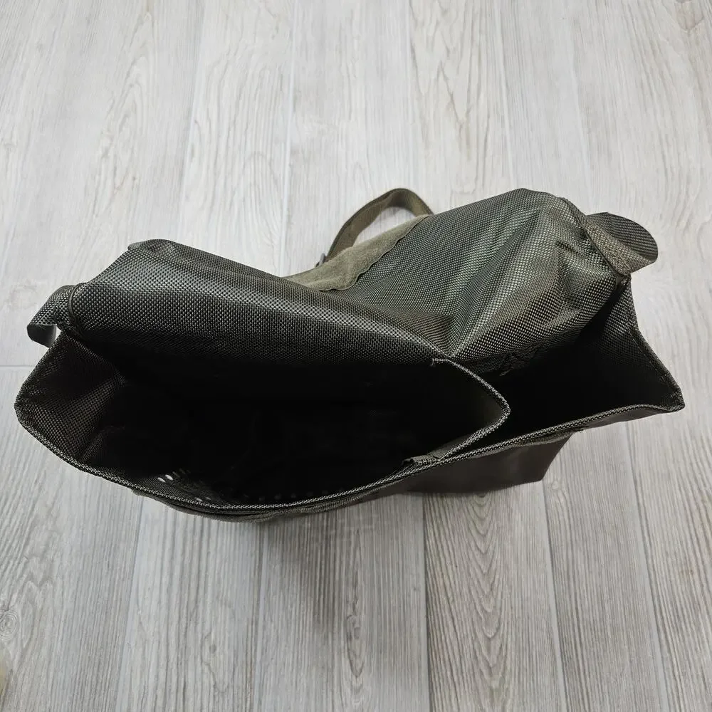 Vintage KM89 Military Gas Mask Bag Ventilated Satchel Shoulder‎ Strap EUC